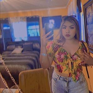 Meet your Posher, Violeta